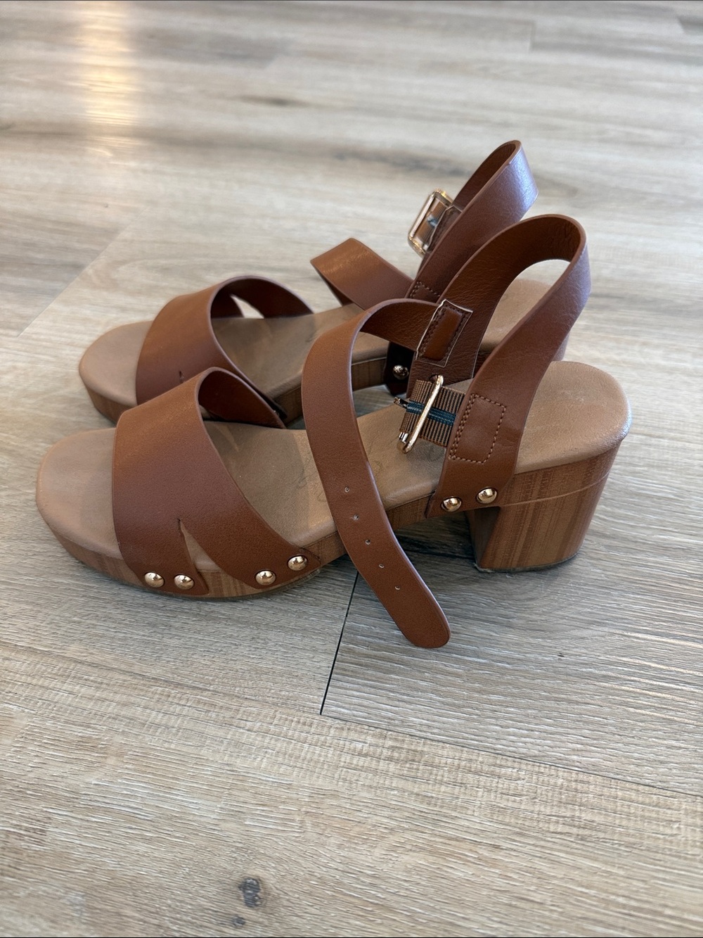Women's Tan Faux-Leather Studded Block Heel Sandals